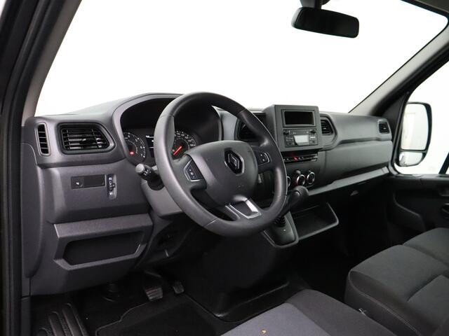 Renault MASTER 2.3DCi 150PK Automaat L2H2 Black Edition | Airco | Camera | Trekhaak | 3-Persoons | Betimmering