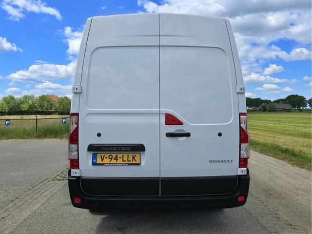 Renault MASTER T33 2.3 dCi 135 L2 H2 Comfort - 135 Pk - Euro 6 - Navi - Airco - Cruise Control