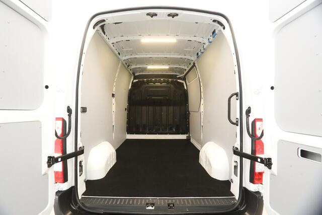 Renault MASTER T33 2.3 dCi L2H2 150PK Camera Cruise Carplay LED Airco Navigatie Trekhaak 3 Persoons PDC