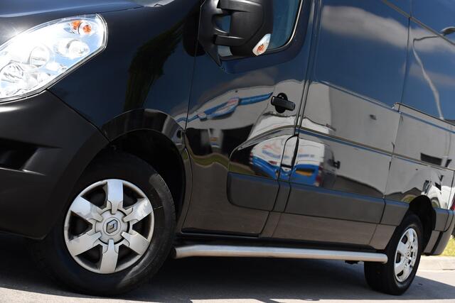 Renault MASTER T35 2.3 dCi L2H2 Black Edition Cruise, NAVI, Sensoren, Multimedia, Clima, Trekhaak, Airco, 145PK, Uniek!
