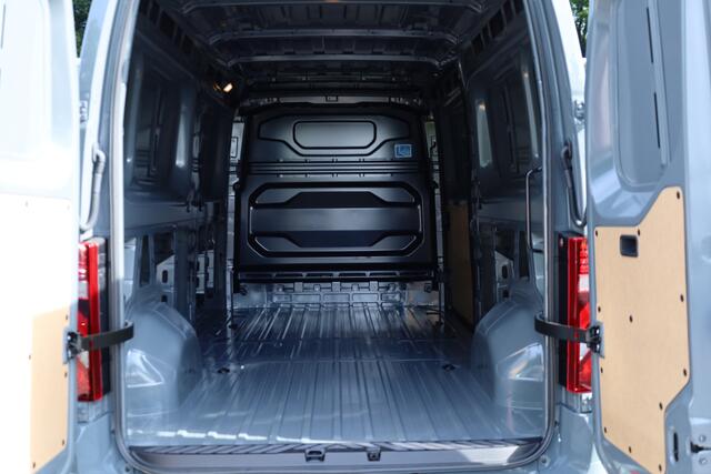 Renault MASTER 2.0 dCi 170pk L3H2 | EXTRA | Camera | BLACK EDITION* | Navi | Cruise | Urban Grey | BPM Vrij