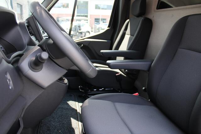 Renault MASTER T35 2.3 dCi 150pk L2H2 - Navigatie - Camera - Blind Spot - 105l tank - Imprial - Zonneklep - Rijklaar