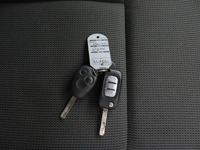 Renault MASTER 2.3DCI 136PK L2H2 | Kastinrichting | Imperiaal | Navigatie | Camera | 3-Persoons | Airco | Cruise