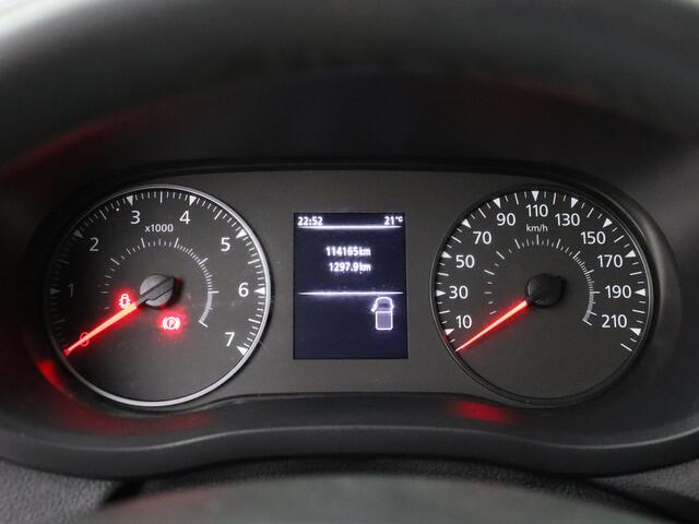 Renault MASTER 2.3DCI 136PK L2H2 | Kastinrichting | Imperiaal | Navigatie | Camera | 3-Persoons | Airco | Cruise