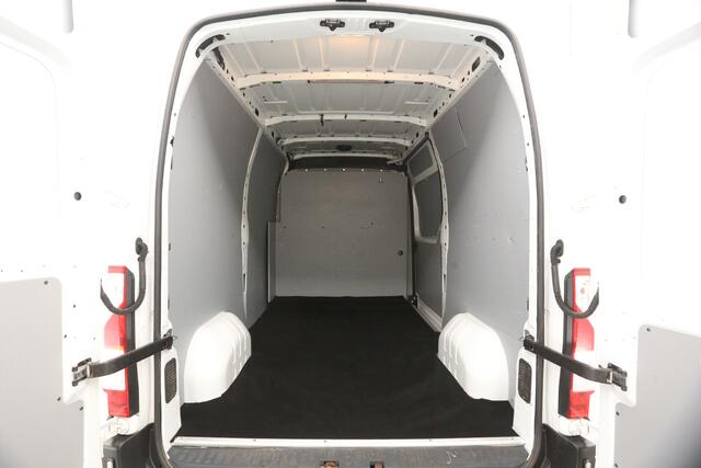 Renault MASTER T35 2.3 dCi 135 L2H2 Airco Cruise LED Trekhaak PDC Elektrpakket