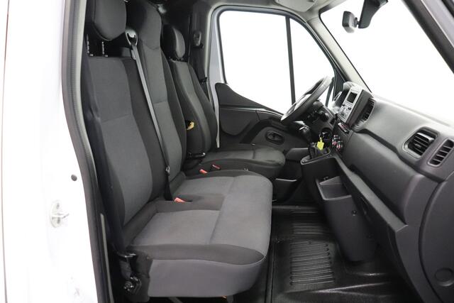 Renault MASTER 2.3 dCi 150PK L2H2 EURO 6 - Airco - Cruise - PDC - ¤ 15.900,- Excl.