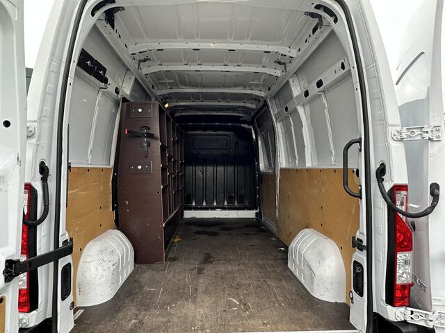 Renault MASTER 2.3 DCI 136 PK / L3H2 / CAMERA / TREKHAAK / IMPERIAAL / NAVI / AIRCO / CRUISE