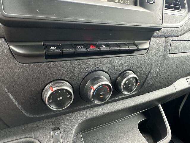 Renault MASTER 2.3 DCI 136 PK / L3H2 / CAMERA / TREKHAAK / IMPERIAAL / NAVI / AIRCO / CRUISE