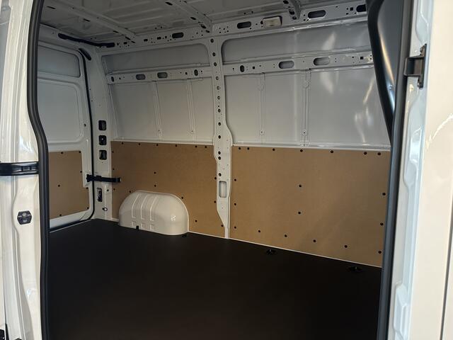 Renault MASTER T35 2.3 dCi 135 L2H2 Comfort | R-link navi | vloer | airco | parkeersensor | tijdelijk gratis Top Afleverpakket twv Eur 695
