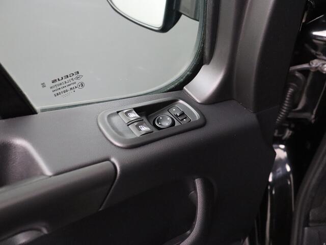 Renault MASTER 2.3DCi 150PK L2H2 Special Edition | Navigatie | Camera | Leder | Oprijplaat | Airco | Cruise | Trekhaak | Zonneklep
