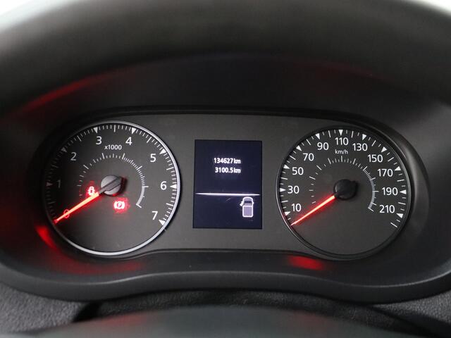 Renault MASTER 2.3DCi 150PK L2H2 Special Edition | Navigatie | Camera | Leder | Oprijplaat | Airco | Cruise | Trekhaak | Zonneklep