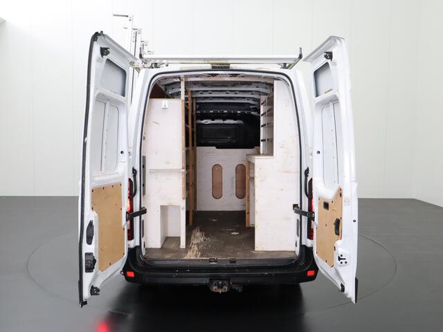 Renault MASTER 2.3DCi 130PK L2H2 Glasresteel | Imperiaal | Trekhaak | Navigatie | Airco | Cruise | Betimmering
