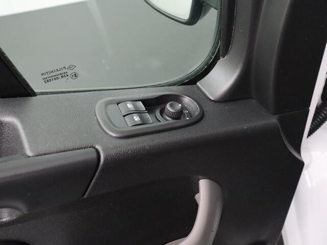Renault MASTER 2.3DCi 130PK L2H2 Glasresteel | Imperiaal | Trekhaak | Navigatie | Airco | Cruise | Betimmering