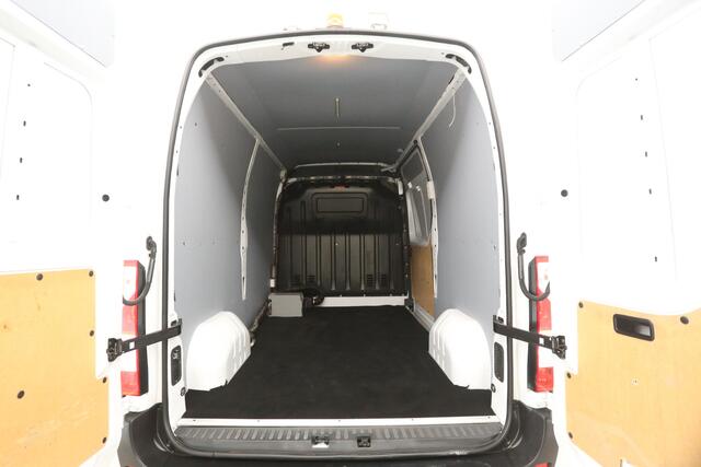 Renault MASTER T33 2.3 dCi L2H2 146PK Airco Camera Cruise Parkeersensoren Elektrpakket Trekhaak
