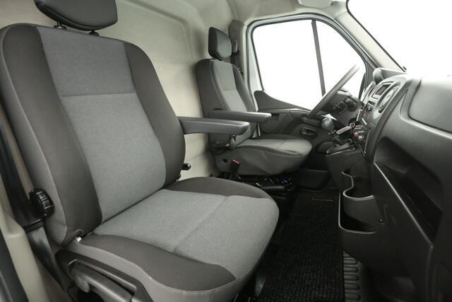 Renault MASTER T33 2.3 dCi L2H2 146PK Airco Camera Cruise Parkeersensoren Elektrpakket Trekhaak