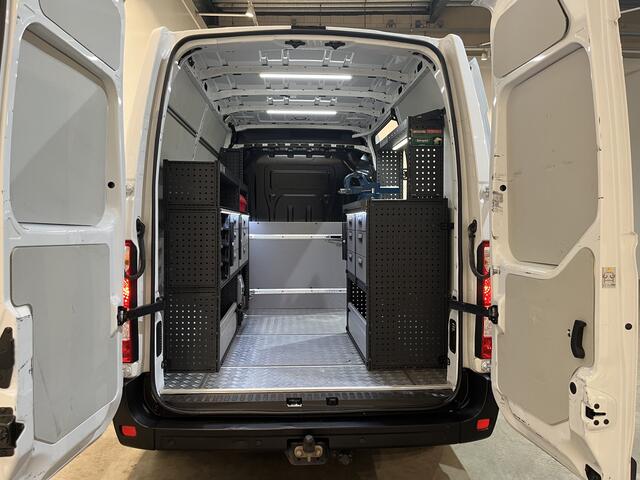 Renault MASTER 2.3 dCi L1H2 130 PK Servicebus / Modul-System Inrichting / Euro 6 / Airco / Cruise Control / Camera / Navigatie / Trekhaak / 73.900 KM !!