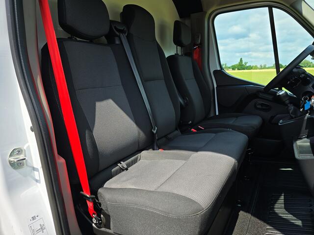 Renault MASTER T35 2.3 dCi Lowliner - 145 Pk - Euro 6 - Navi - ParkeerCamera - Airco - Cruise Control