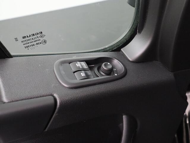 Renault MASTER 2.3DCi 130PK Bakwagen+Laadklep | Trekhaak | Navigatie | Airco | 3-Persoons