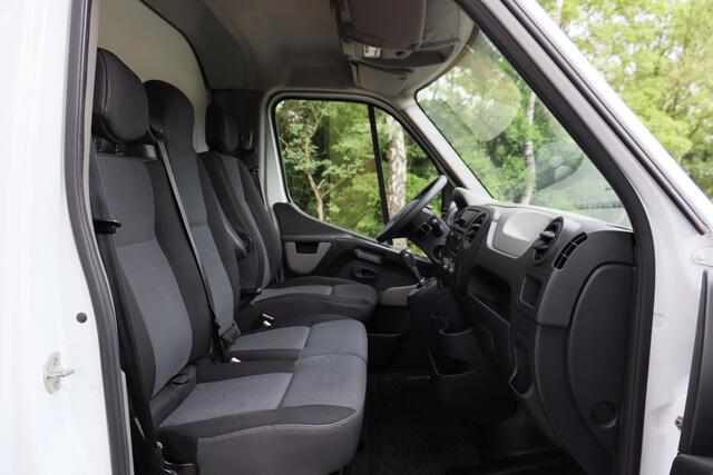 Renault MASTER T35 2.3 dCi L3H2 2016 | Koelwagen | Automaat | Airco | Boekjes | 2 Sleutels | Elektrische Ramen | Stuurwiel Bediening | Radio BT | Luchtkoeler | KLEGE