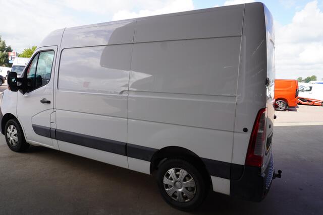 Renault MASTER T35 2.3 dCi 150PK L2H2 Energy Comfort nr. V196 | Airco | Cruise | Navi | camera | Trekhaak 3.500KG
