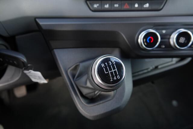 Renault MASTER T35 | L2H2 | 2.0Dci 150Pk | Stoel-Bank | Achteruitrijcamera | Opstaptrede | LED