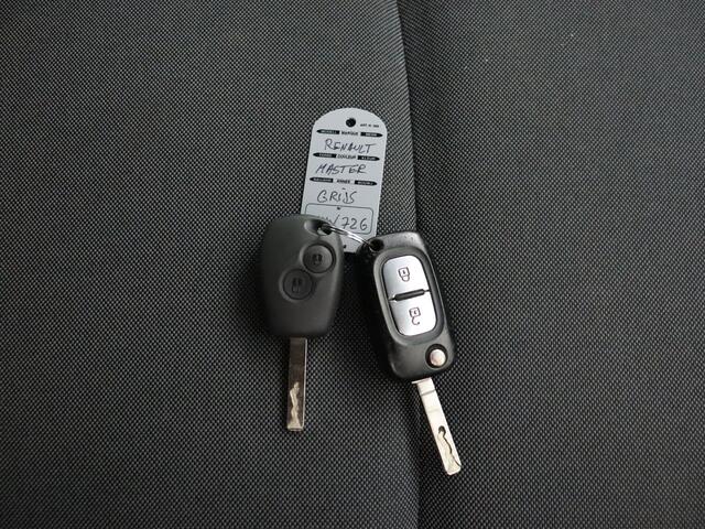 Renault MASTER 2.3 dCi 180PK L2H2 Dubbele Cabine | 2xSchuifdeur | Navigatie | Camera | Trekhaak | Airco | Cruise
