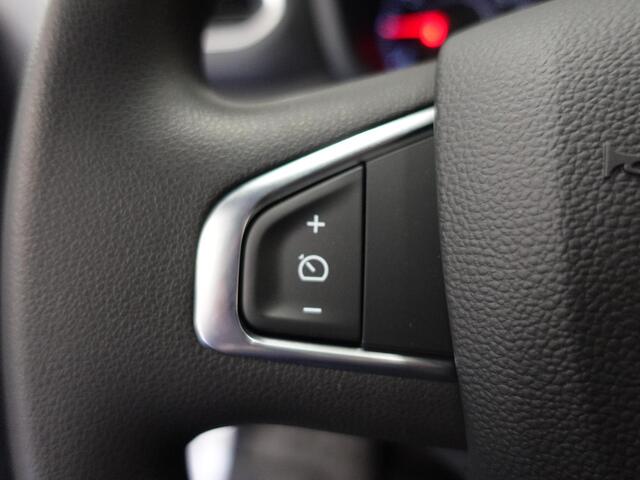 Renault MASTER T33 2.3 dCi 135PK L2H2 BPM VRIJ! Airco Cruise control Parkeersensoren Navigatie Trekhaak