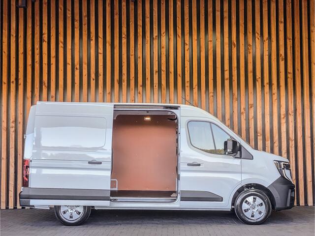 Renault MASTER T35 2.0 dCi 170PK L2H2 Extra | BPM VRIJ! | R-LINK | STOELVERWARMING | CAMERA | TREKHAAK | BETIMMERING |