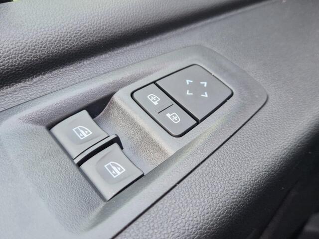 Renault MASTER T35 2.0 dCi 150 L2H2 Advance / BPM-VRIJ! / Climate Control / Apple Carplay & Android Auto / Trekhaak / Bijrijdersbank / Laadruimte-betimmering / Levertijd I.O. /