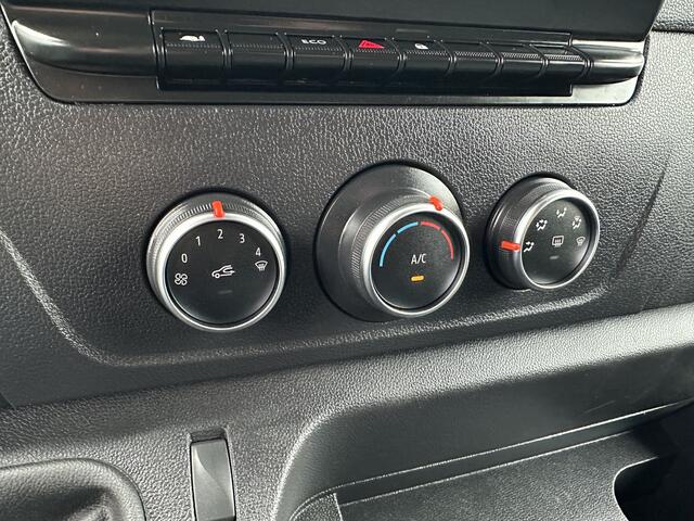 Renault MASTER T35 2.3 dCi 135 PK / L2H2 / 1e EIG. / 40.759 KM / TREKHAAK / AIRCO / NAVIGATIE / LED DAGRIJVERL.