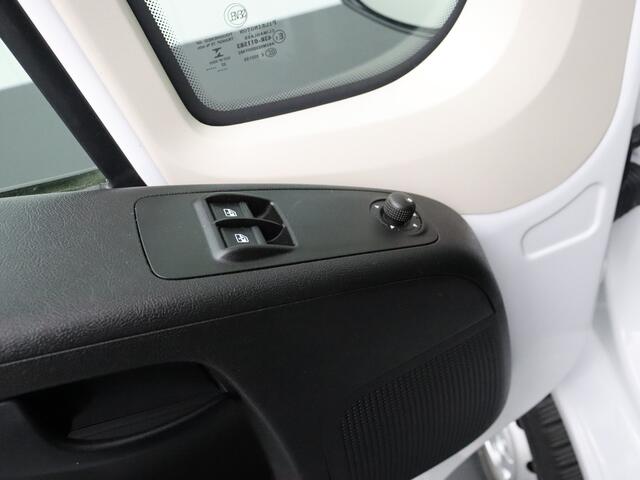 Renault MASTER 2.3CDTi 140PK Bakwagen+Laadklep 750Kg | Airco | Camera | 3-Persoons | Dakspoiler