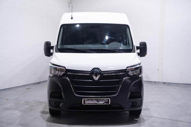 Renault MASTER 2.3 dCi 135 pk L2H2 Airco, Trekhaak Cruise Control, Laadruimte Pakket, PDC achter, 3-Zits