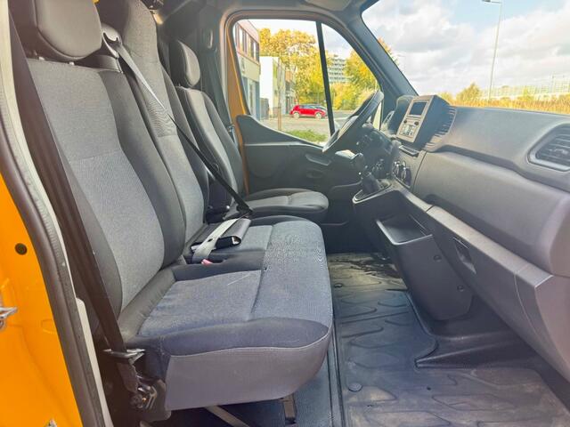 Renault MASTER T35 2.3 dCi 135 L2H2 AIRCO PDC 3PERS. NETTE BUS NAP APK