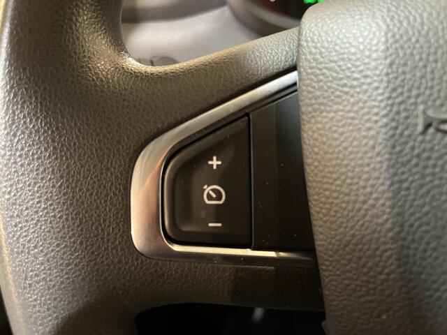 Renault MASTER 2.3 dCi 145 PK L3 DC Dubbel Cabine Open Laadbak / Euro 6 / Airco / Trekhaak / Cruise Control / DC 7 Pers. / 24.400 KM !!