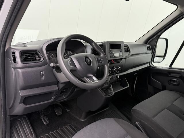 Renault MASTER 2.3DCI 135PK L3H2 | Airco | Cruise | 3-Persoons | Betimmering