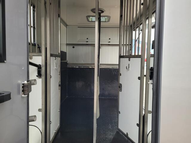 Renault MASTER T35 2.3 DCI Paardenvervoer / Hengstenwagen / Automaat