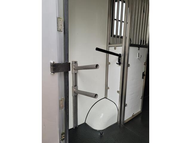 Renault MASTER T35 2.3 DCI Paardenvervoer / Hengstenwagen / Automaat