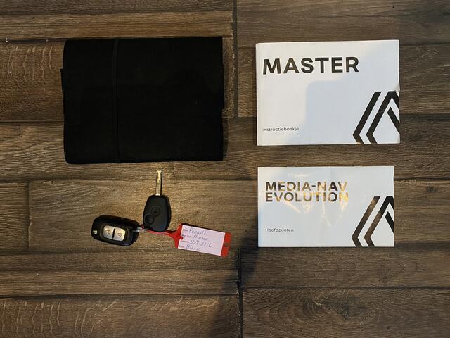 Renault MASTER T35 2.3 dCi 180 L2H2 DC Energy Comfort Automaat, 7pers, Camera, Trekhaak