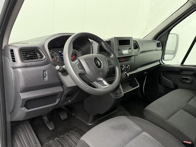 Renault MASTER 2.3DCi 136PK L3H2 | Airco | Cruise | 3-Persoons | Betimmering