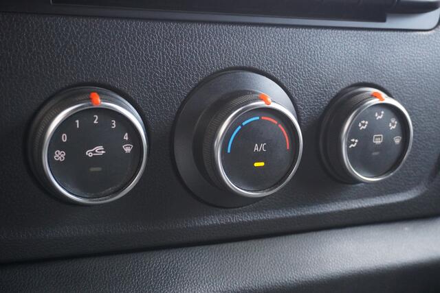 Renault MASTER 2.3 dCi 135PK L2H2 - EURO 6 - Airco - Cruise - PDC - Camera - ¤15.950,- Excl.