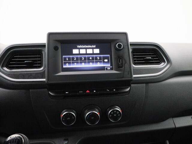 Renault MASTER T35 2.3 dCi 135 L3H2 Work Edition | Navigatie | Airco | Parkeersensoren Achter | Achteruitrijcamera | Cruise Control & Snelheidsbegrenzer | Lederen Bekleding
