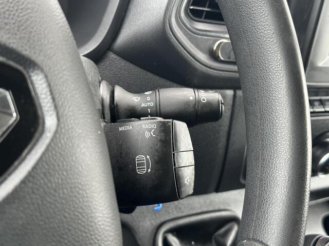 Renault MASTER T35 2.3 dCi 150 L2H2 Energy Work Edition | BLACK PAKKET | BULL BAR | DEALER ONDERHOUDEN | AIRCO | NAVIGATIE |