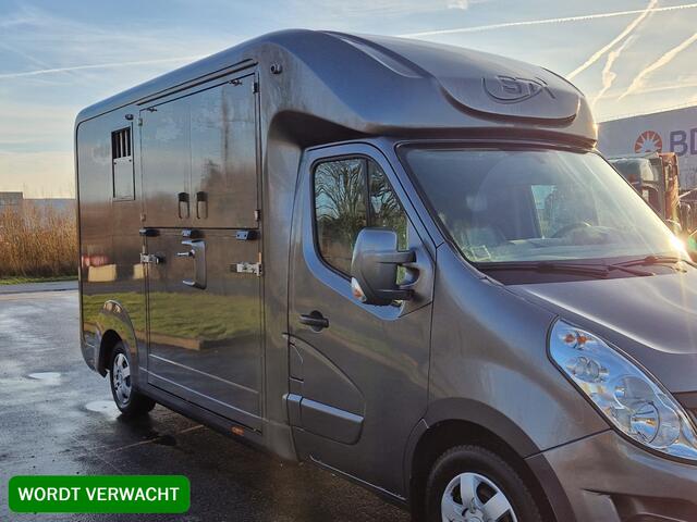 Renault MASTER PAARDENWAGEN | HORSETRUCK | STX | STALLION 3XL | 2017 | AUTOMAAT | 90.000KM | 3-SEAT | 170PK | BELGISCH KENTEKEN