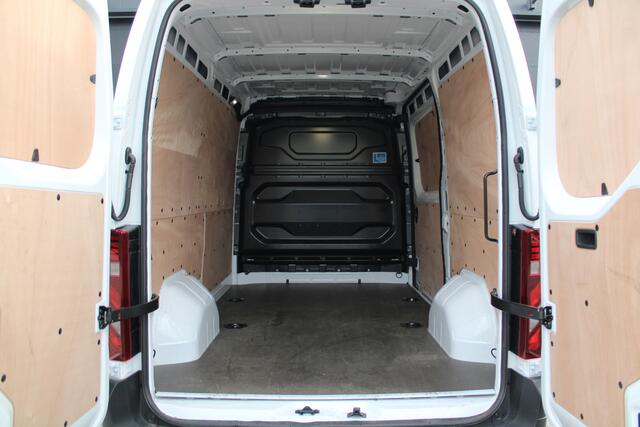 Renault MASTER T35 2.0 dCi 130 L2H2 Advance 131pk - Camera - Blindspot - Voorruit verwarming - Trekhaak - Carplay - Cruise - LED - Rijklaar