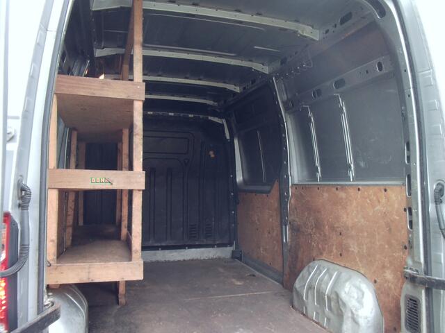 Renault MASTER T35 2.3 dCi L2H2 - Airco - Navigatie - 6 Bak - 3 Zits