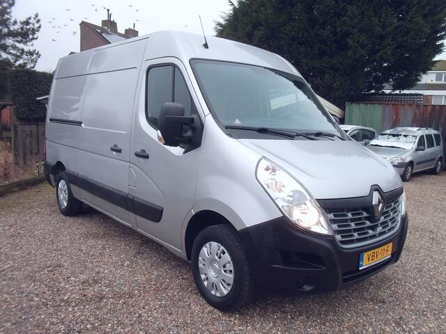Renault MASTER T35 2.3 dCi L2H2 - Airco - Navigatie - 6 Bak - 3 Zits