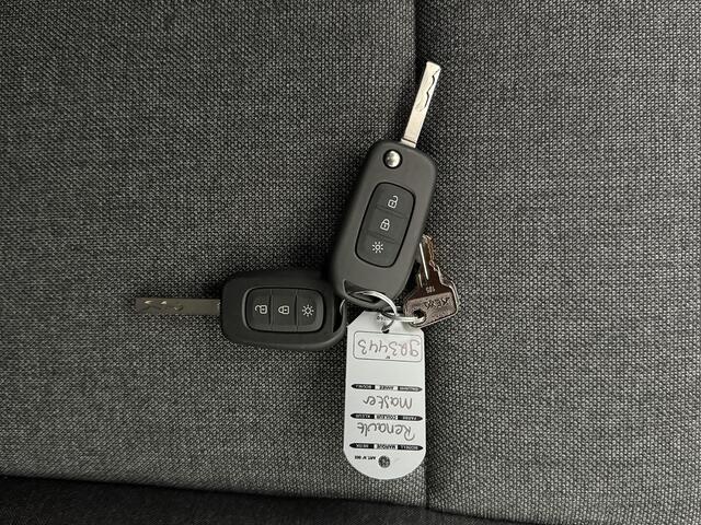 Renault MASTER 170PK Bakwagen | 2,35 Hoog | Airco | Multimedia | Camera | 3-Zits