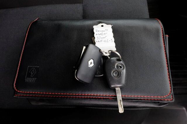 Renault MASTER T35 2.3 dCi 165pk Clixtar BE-Combi XXL Bakwagen met 1500kg laadklep 2370kg laden L603cm 11-2021