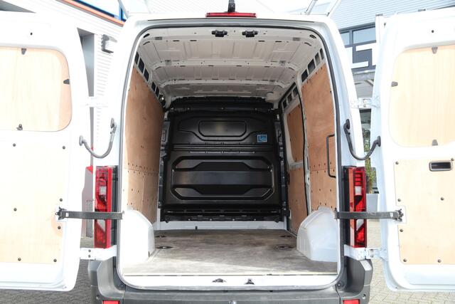 Renault MASTER 2.0 DCI 130 | L2H2 | Imperiaal | Trekhaak | Camera | Airco..