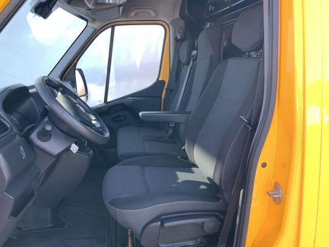 Renault MASTER T35 2.3 dCi 135 L2H2 Airco 3 Zits Trekhaak 2500 kg & Opstap Euro 6